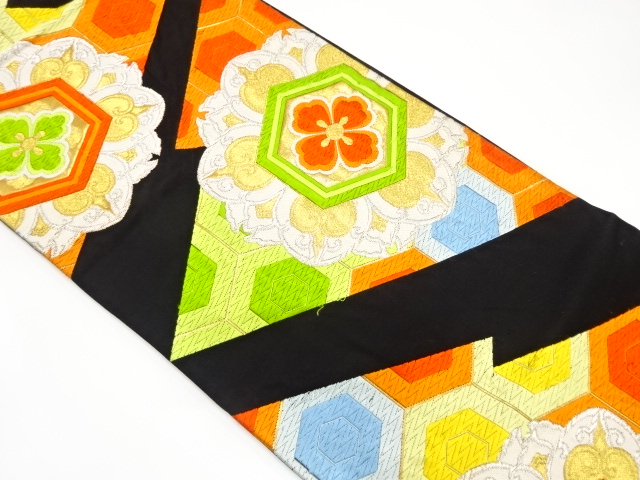 アンティーク　華紋に亀甲模様織り出し袋帯（着用可）